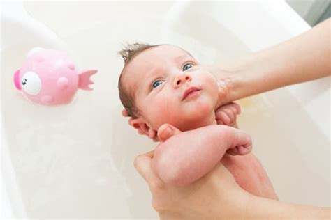 How Often Should I Bathe My Baby And How To Do It Properly Newborn