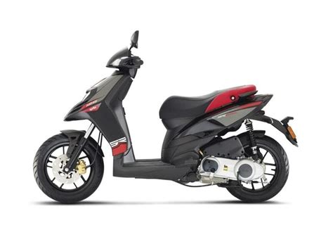 Aprilia Sr Motard 125 2011 16 Prezzo E Scheda Tecnica Moto It