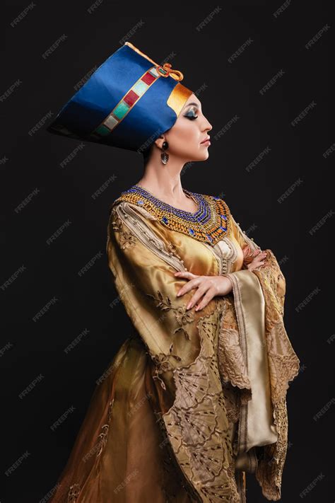 Premium Photo | Beautiful woman with brown eyes and evening makeup as ...