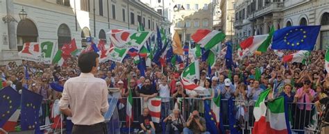 Pd In Piazza Martina A Salvini Stai Con Dazi Di Trump O Con Gli