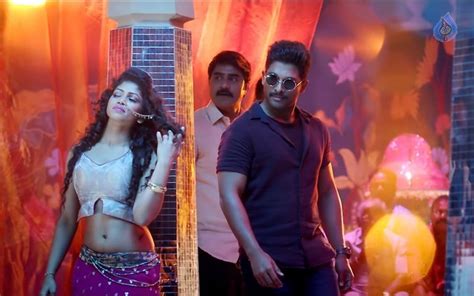 Sarrainodu Movie Photos Photo 19 Of 19