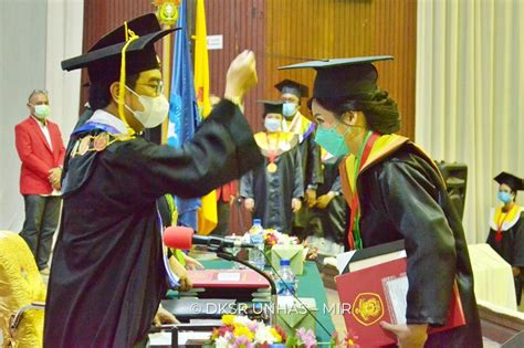 Lulusan Terbaik Unhas Wisuda Periode Iv Tahap Tahun Akademik