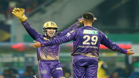 Ipl 2023 Kkr Vs Rcb आरसीबी फिरकीच्या जाळ्यात केकेआरच्या गोलंदाजाची