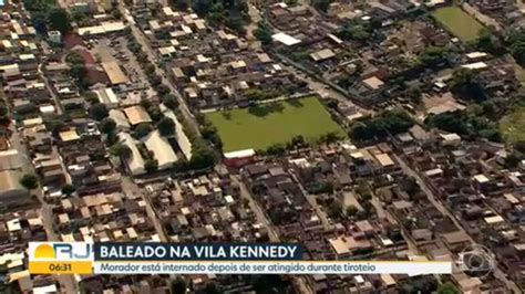 Vídeo Morador da Vila Kennedy está internado após ser baleado em