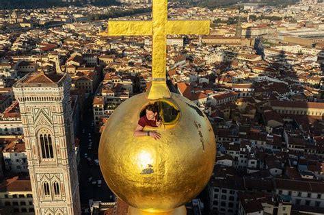 La Palla Dorata Del Duomo Di Firenze La Storia National Geographic