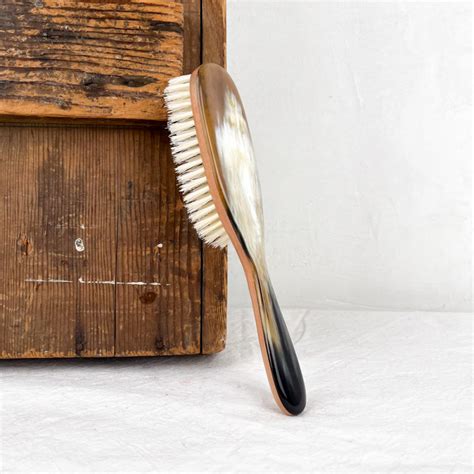 Brosse à cheveux bois et corne