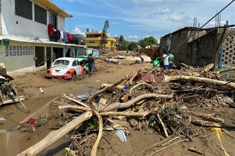 Mexico S Acapulco Grows Desperate For Help After Hurricane Otis Ravaged The Area Npr