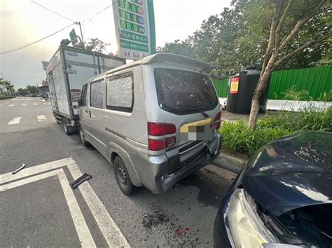 小客車駕駛清晨開車恍神 撞路邊3車受傷送醫 社會 中時新聞網