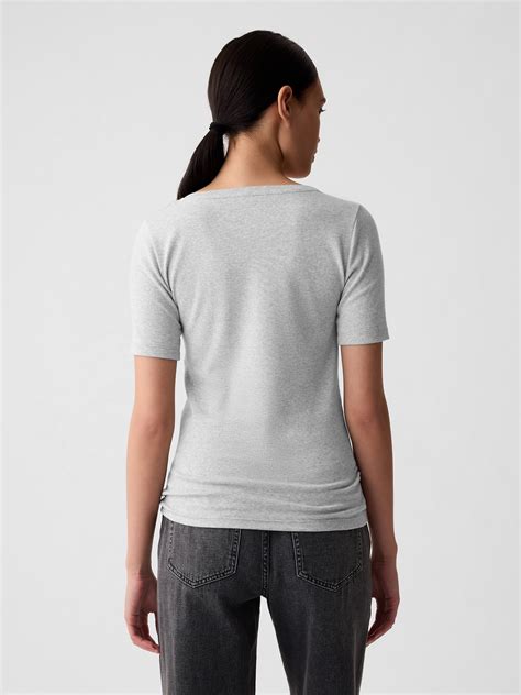 Modern V Neck T Shirt Gap