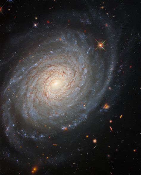 Hubble Views A Tranquil Galaxy With An Explosive Past Artofit