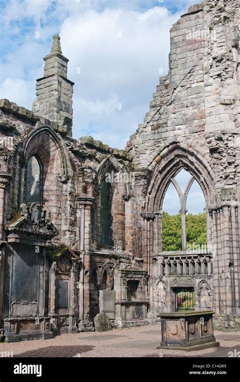 Holyrood abbey hi-res stock photography and images - Alamy