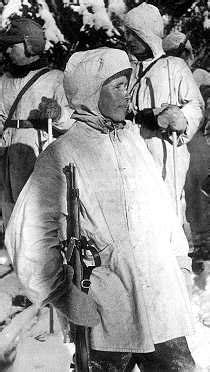 Simo Häyhä La muerte blanca oculta bajo la nieve