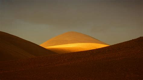 Orange and Red Desert · Free Stock Photo