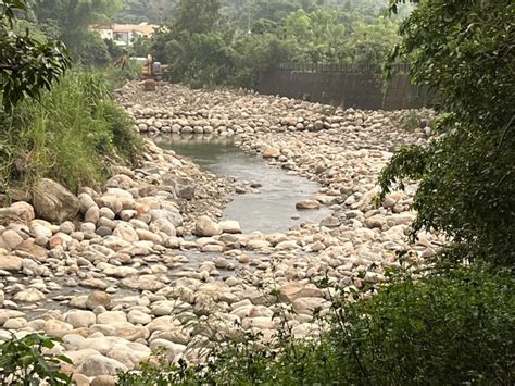 南投樟平溪遭堆石料還藏廢水泥 居民憂大水釀災 中彰投 地方 聯合新聞網