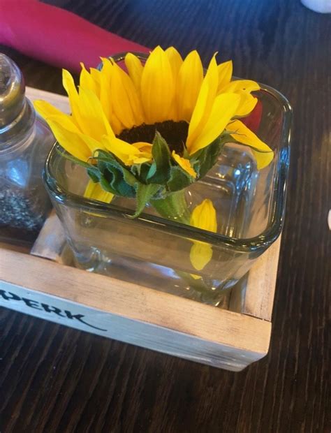 Easy Table Decor 🌻