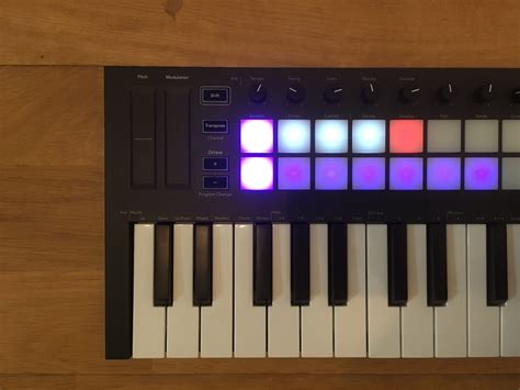 Test Novation Launchkey Mini Mk3 MIDI Keyboard AMAZONA De