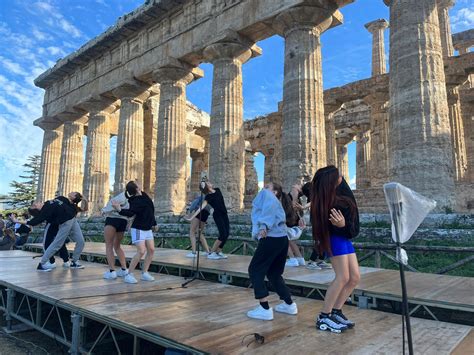 Il Liceo Musicale Coreutico Giuditta Pasta Danza Per Il Papa A Paestum