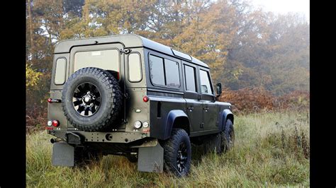 Land Rover Defender Gelände Ikone mit Automatikgetriebe AUTO