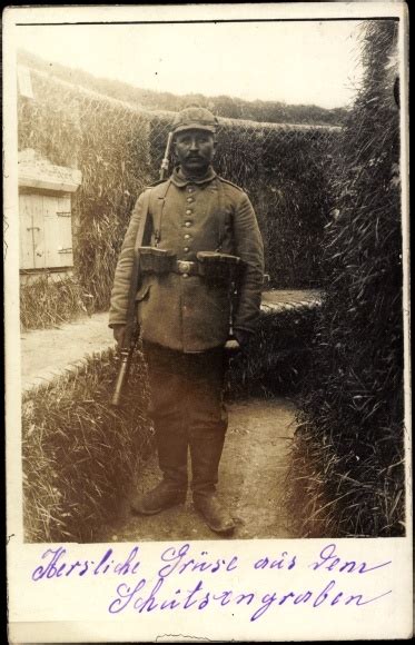 Foto Ansichtskarte Postkarte Soldat In Uniform Akpool De