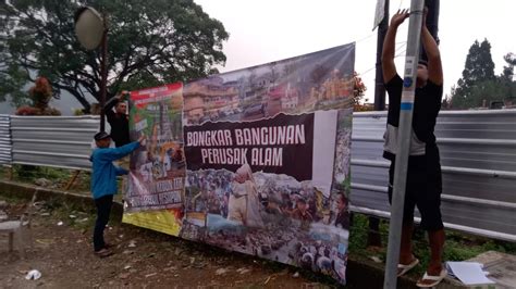 Kembali Pasang Banner Di Jalan Raya Puncak KWP Minta Pemkab Bogor