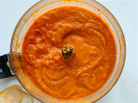 Creamy Roasted Garlic Tomato Soup No Cream Go Healthy Ever After