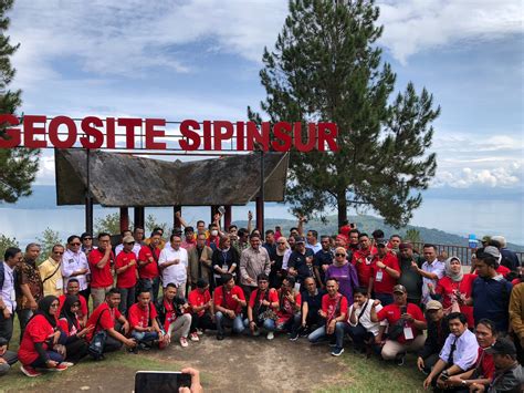 Geosite Sipinsur Manjakan Mata Dengan Eksotisnya Panorama Danau Toba