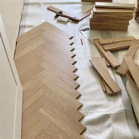 European White Oak Chevron Herringbone Engineered Wood Flooring Parquet Flooring China