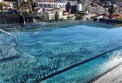 Underwater Pool Windows For Your Residential Swimming Pool