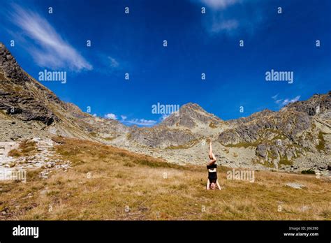 Shirshasana Stockfotos Und Bilder Kaufen Alamy