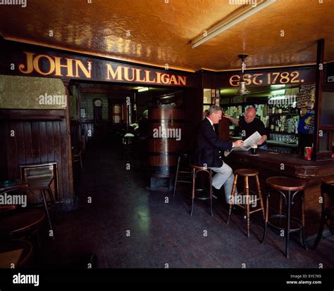 Mulligans Irish Bar Hi Res Stock Photography And Images Alamy