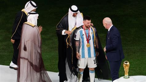 Fotos Lionel Messi Ocup Una T Nica Qatar Durante La Celebraci N Del