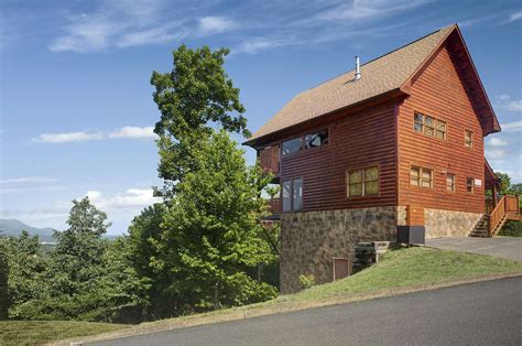 A Bears View - Starr Crest Resort - Outrageous Cabins | Sevierville TN Vacation Rentals