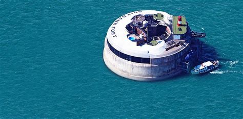 Spitbank Fort - Former Fort In A Revamped Hedonic Calculus