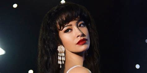 Why Netflixs Selena Series Wanted To Separate Itself From The Jennifer