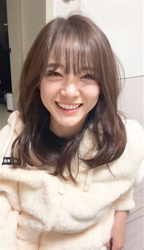 Kim Sejeong🌸 Di 2024 Gaya Rambut Gaya Rambut Medium Ekspresi Wajah