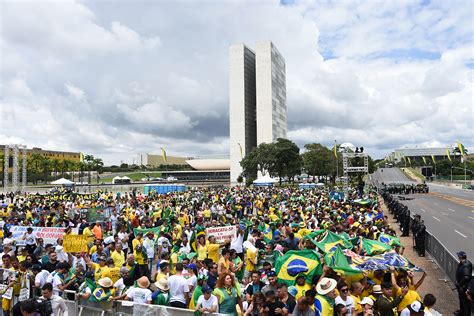 Primeiro Presidente A Tomar Posse Em Brasília - Jair Bolsonaro toma posse como 38º presidente do Brasil | VEJA