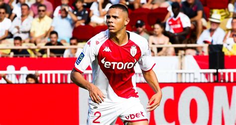 Monaco Un Lat Ral De Lasm Pist Par Un Gros Club Espagnol