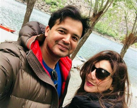 Ayesha Khan Shares Pictures With Husband Reviewit Pk