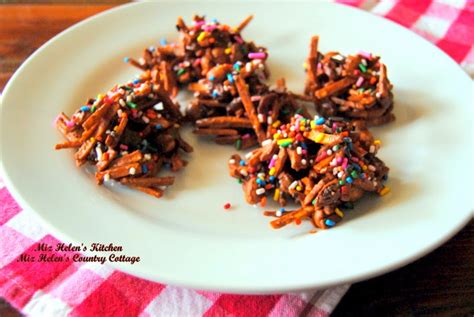 Miz Helens Country Cottage Chunky Haystacks With Shoestring Potato Chips