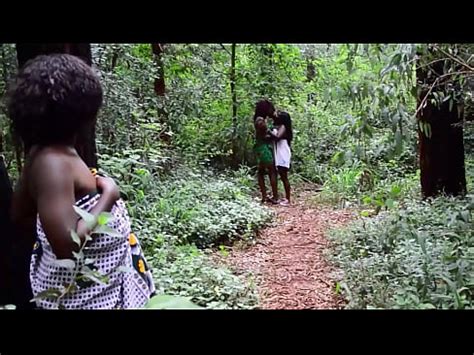 Une Maman Africaine Amateur Se Frotte Le Gros Clitoris Et Fait Gicler Sa Chatte XVIDEOS