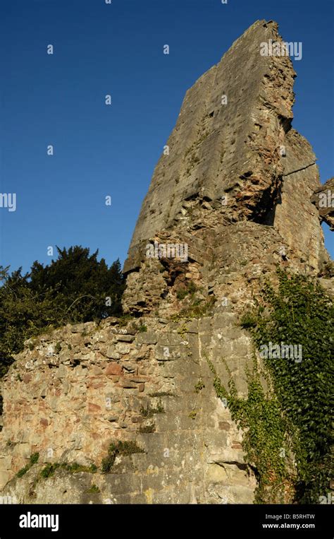 Ruins of Bridgnorth castle Stock Photo - Alamy