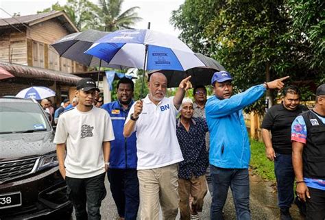 Prk Kemaman Hujan Lebat Tidak Halang Kempen Calon Bn Astro Awani