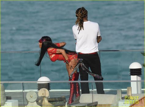 Nicki Minaj Wears Sexy Cut Out Swimsuit To Film New Video Photo 3868244 Bikini Nicki Minaj