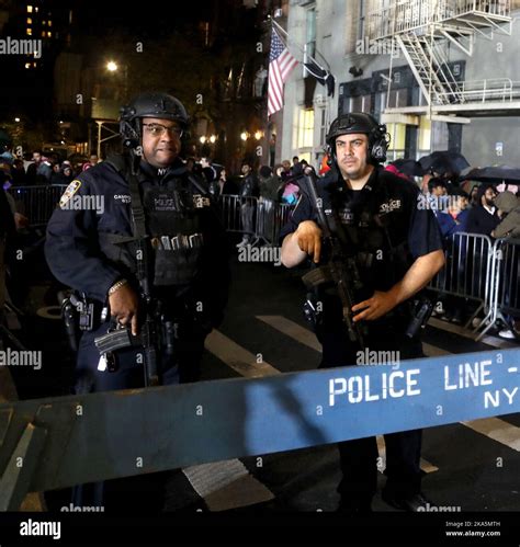 October New York City New York Usa Police Keep Watch At