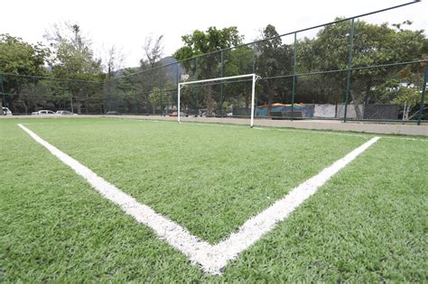 Prefeitura Do Rio Reforma Dois Campos De Futebol Na Lagoa Di Rio Do