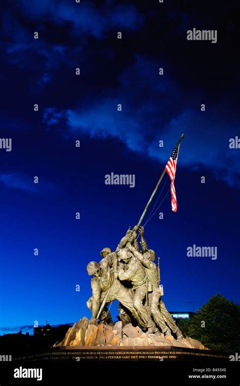 ARLINGTON Virginia Estados Unidos El Memorial de Iwo Jima también