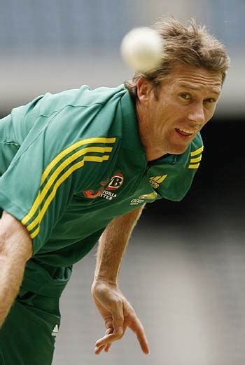 Glenn McGrath has his sights set on the stumps | ESPNcricinfo.com