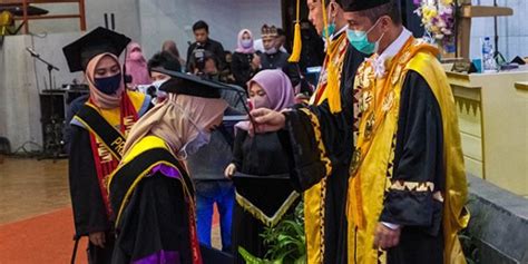 Pelaksanaan Wisuda Daring Periode Vi T A Bak Universitas