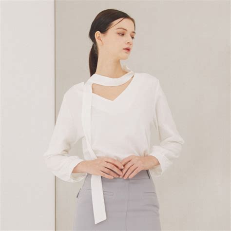 MUSINSA公式 VISITINNEWYORK Tie neck Blouse VA3LSE1