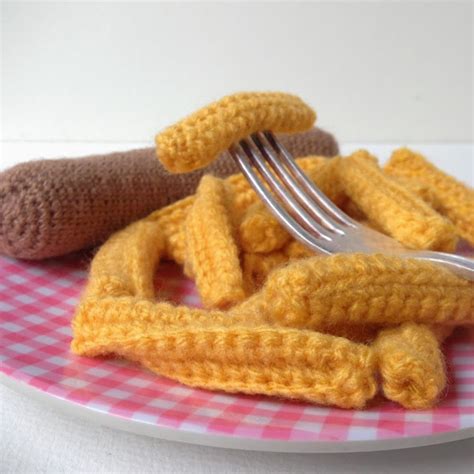 Isabelle Kessedjian Saucisses Frites Au Crochet Pour Les Sc N202